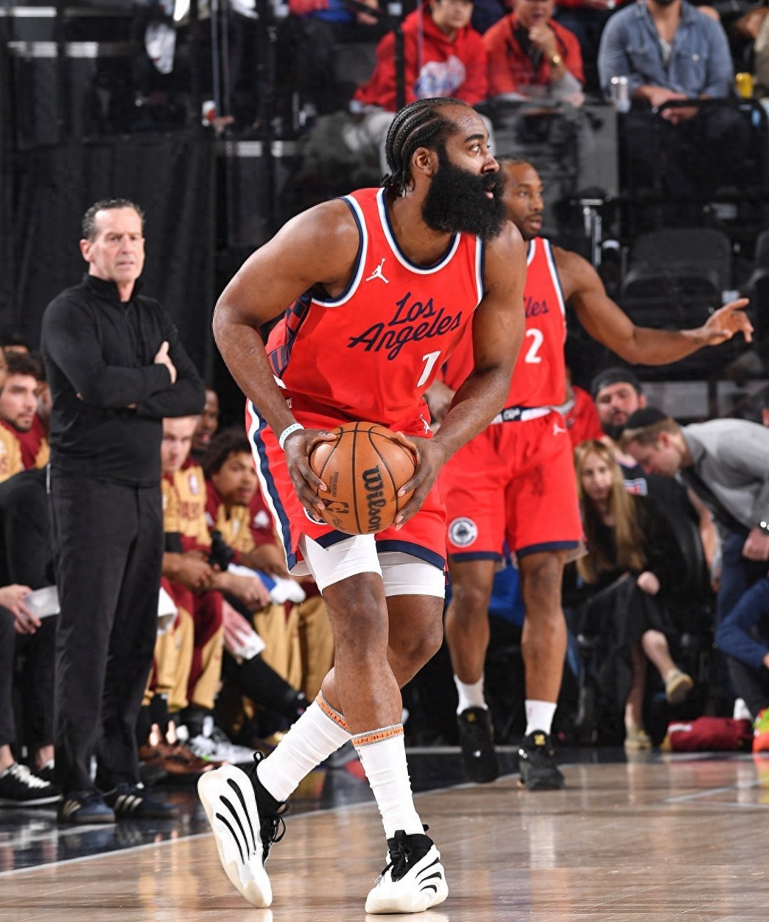 C7娱乐app-快船客场逆风翻盘，西部头名加冕的简单介绍