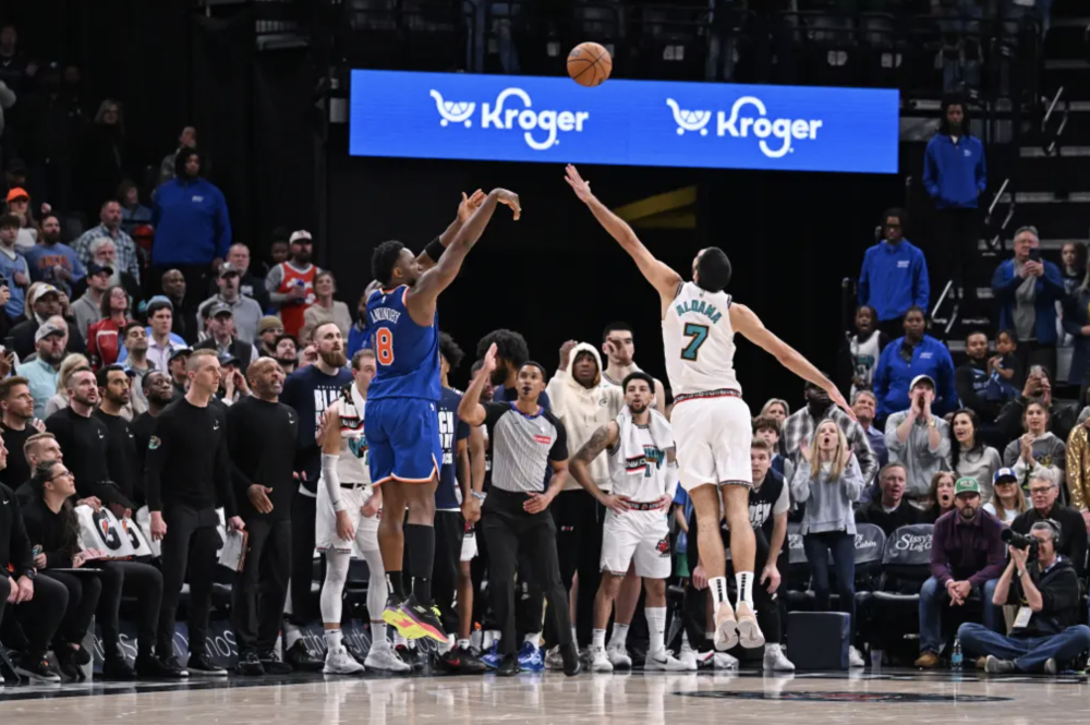 凯尔特人逆转爵士,湖人不敌公牛队