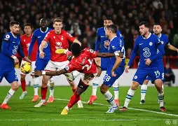 欧洲豪强客场压阵，主队依旧保持不败