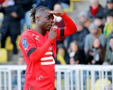 C7娱乐-兰斯对尼斯逆袭,赢球取得两连胜是哪一集